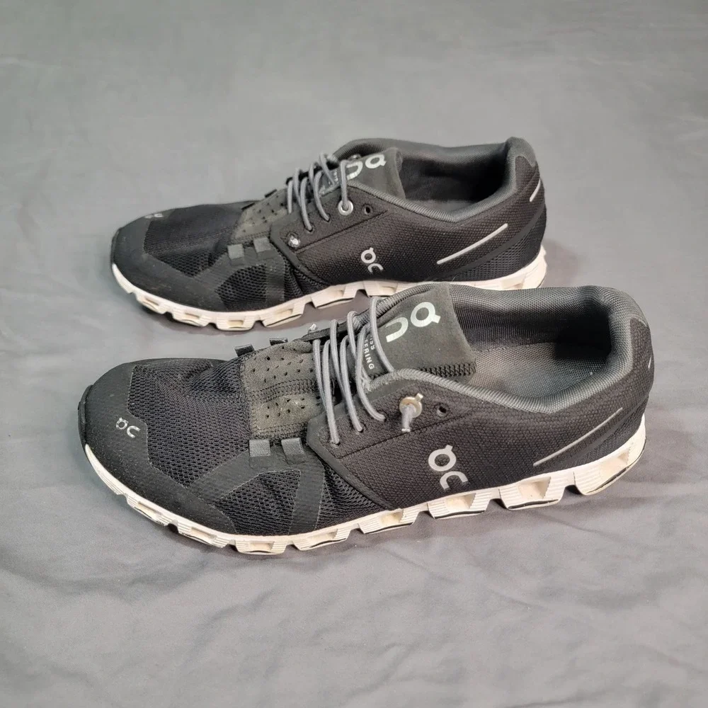 On Cloud 5 Women's Size 9 Black Athletic Running Shoes‎ Sneakers Comfort